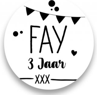 25x Traktatie Stickers Met Naam en Leeftijd - Zwart -Wit - Gepersonaliseerd - Sluitstickers - Kinderfeest Traktatie - Uitdelen - Uitdeeltraktatie - Traktatiestickers Pimp Studio
