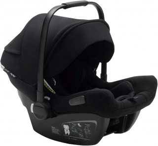 Bugaboo Turtle Air by Nuna, Comfort Baby Autostoel voor Pasgeborenen en Baby's, Ultra Lichtgewicht, Veilig & Handig, met Zonnekap en Kijkvenster, Zwart