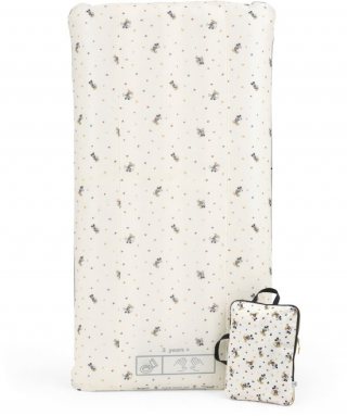 Stokke JetKids CloudSleeper, Mickey Celebration - Opblaasbaar reisbed - Geïntegreerde pomp, ademende mesh-hoes en bumpers over volledige lengte om uw kind veilig te houden - voor kinderen vanaf 3 jaar