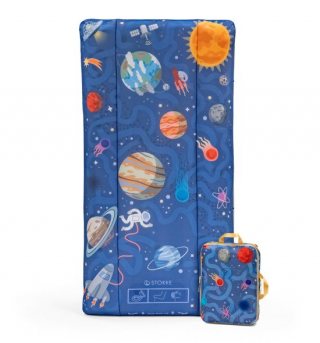 Stokke JetKids CloudSleeper, Space Maze - Opblaasbaar kinderreisbed - Inclusief geïntegreerde pomp, hoeslaken en inpakkubus - Het beste voor kinderen vanaf 2 jaar